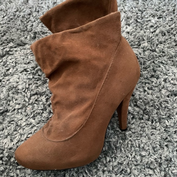 Brown booties - Picture 3 of 6